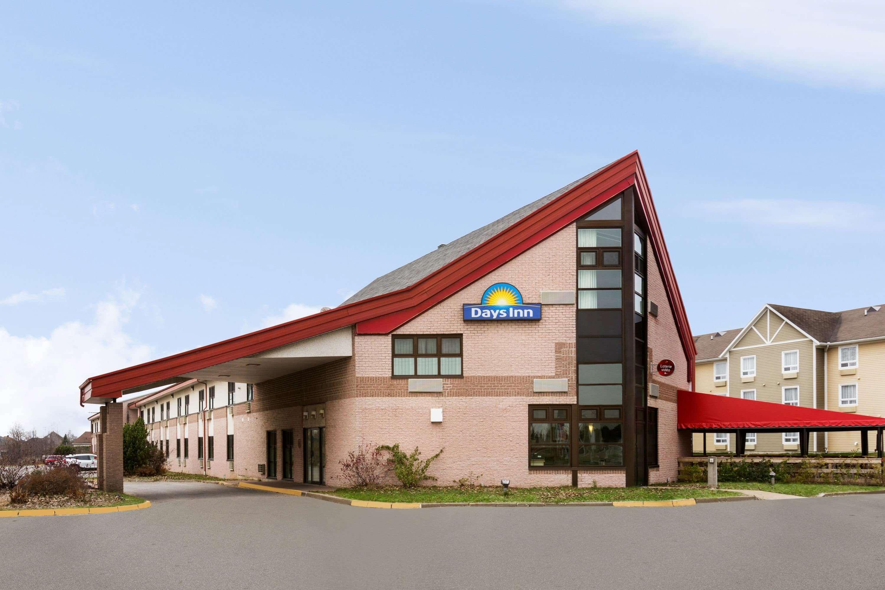 Days Inn By Wyndham Trois-Rivieres Exterior photo